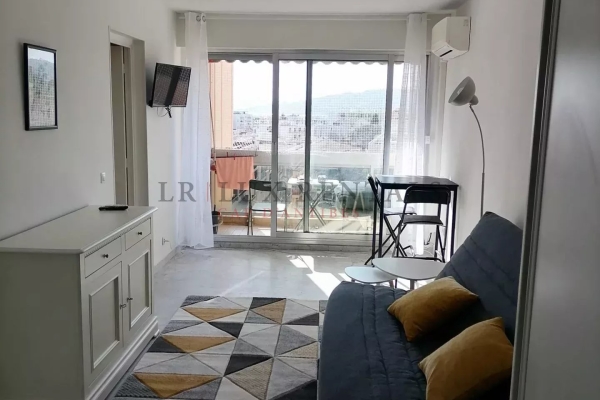 Appartement de luxe à louer à Juan-les-Pins, 800 €, Photo 4