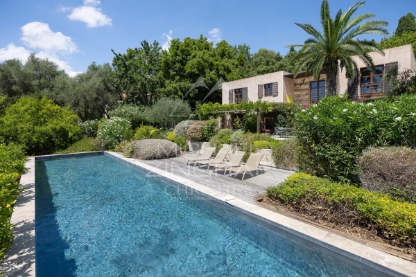 Maison de luxe à vendre à Châteauneuf-Grasse, 2 250 000 €, Photo 1