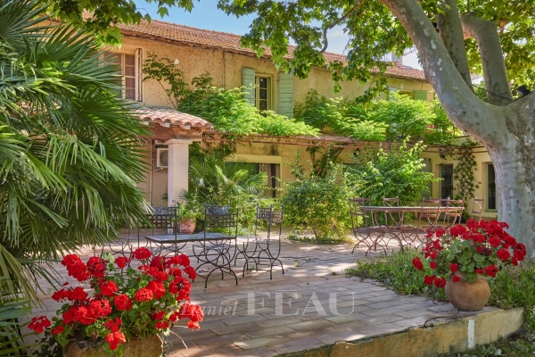 Maison de luxe à vendre à Fourques, 1 378 000 €, Photo 1