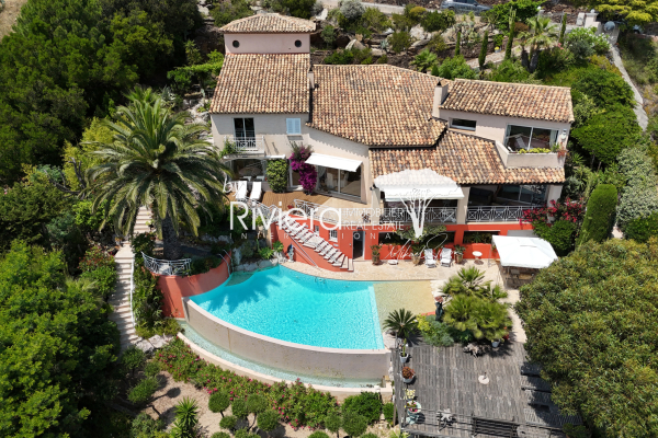 Maison de luxe à vendre à Cavalaire-sur-Mer, 1 960 000 €, Photo 2