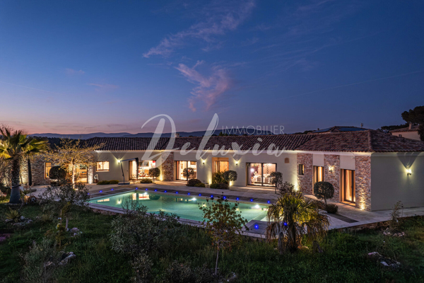 Maison de luxe à vendre à Roquebrune-sur-Argens, 975 000 €, Photo 1