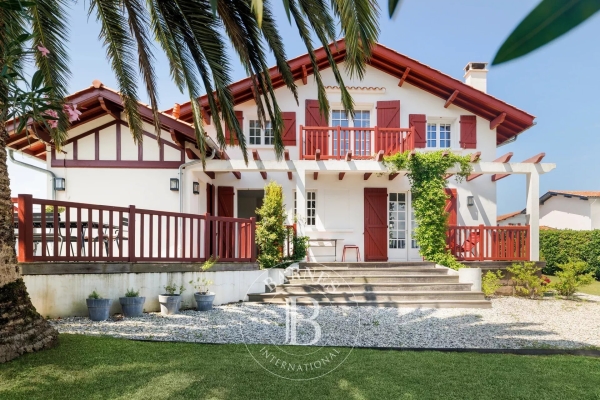 Luxury House for sale in Ciboure, 1 995 000 €, Photo 1