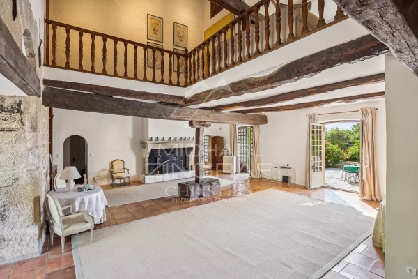 Maison de luxe à vendre à Aups, 1 320 000 €, Photo 2