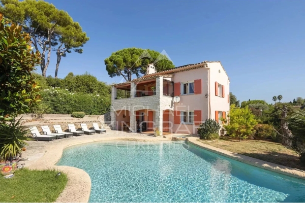 Maison de luxe à vendre à Antibes, 1 690 000 €, Photo 1