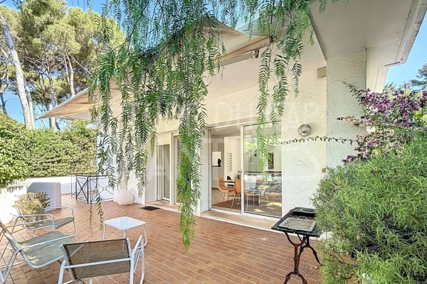 Maison de luxe à vendre à Cap d'Antibes, 2 300 000 €, Photo 1