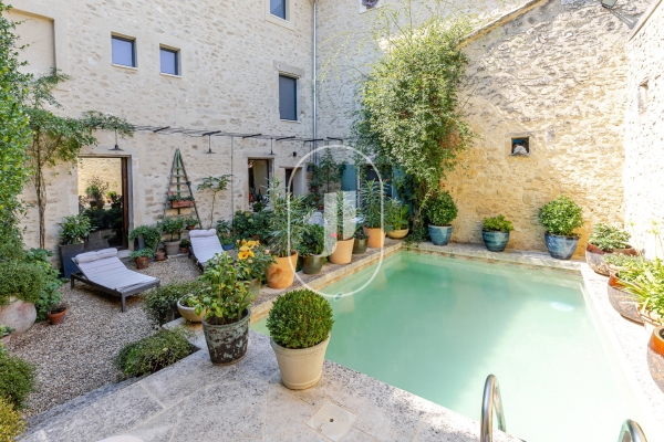 Maison de luxe à vendre à Robion, 1 490 000 €, Photo 1