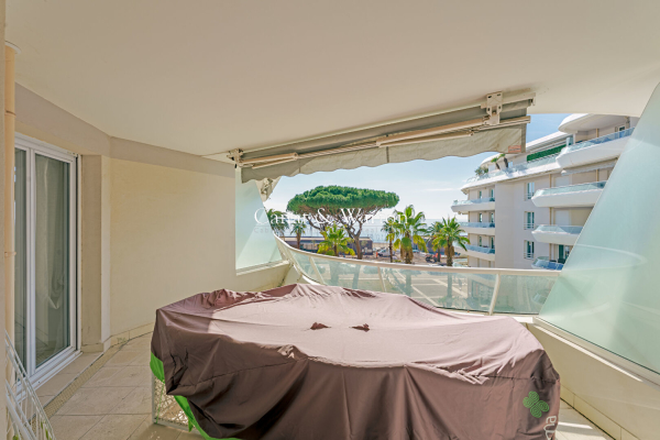 Luxury Apartment for sale in Fréjus, 465 000 €, Photo 3