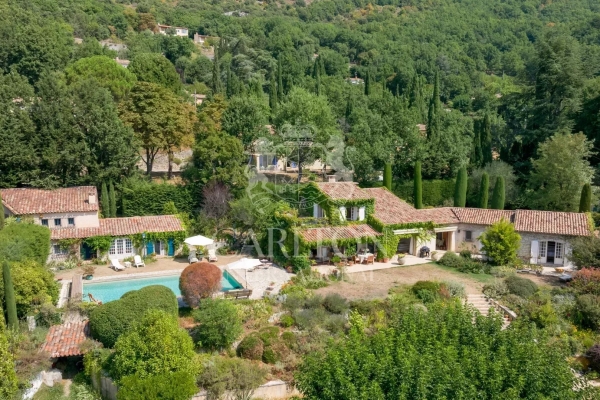 Maison de luxe à vendre à Saint-Vallier-de-Thiey, 1 100 000 €, Photo 1