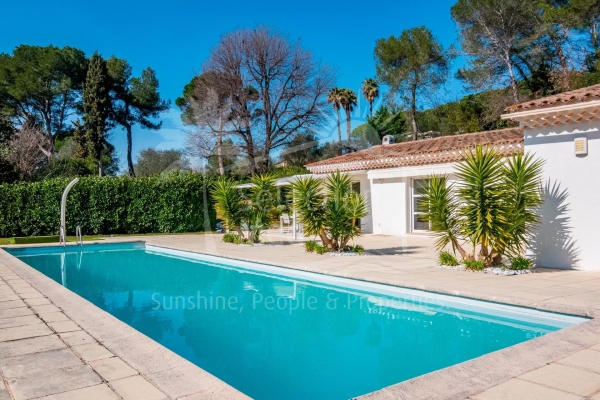Maison de luxe à vendre à Valbonne, 1 275 000 €, Photo 1