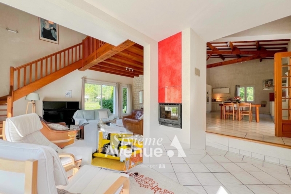 Maison de luxe à vendre à Saintes, 429 000 €, Photo 2