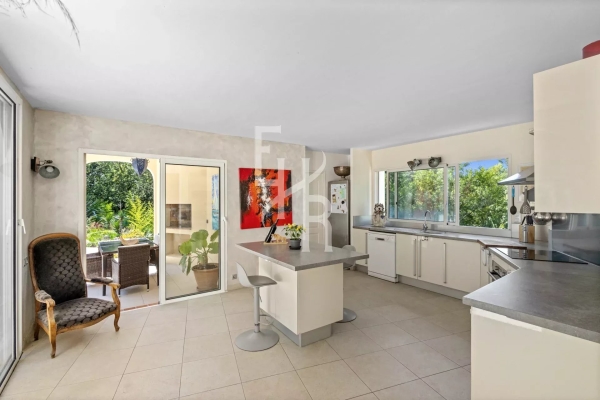 Maison de luxe à vendre à Mougins, 1 650 000 €, Photo 7