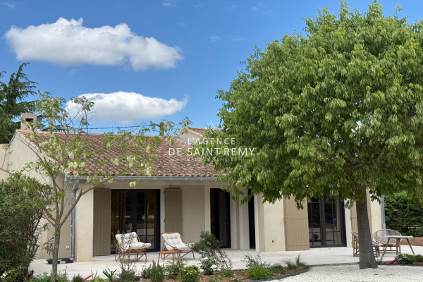Maison de luxe à vendre à Saint-Rémy-de-Provence, 1 367 000 €, Photo 1