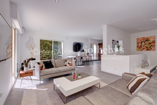 Maison de luxe à vendre à Antibes, 1 590 000 €, Photo 3
