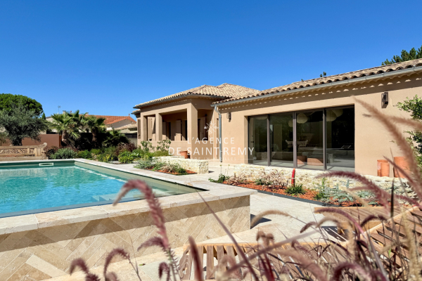 Maison de luxe à vendre à Saint-Rémy-de-Provence, 2 190 000 €, Photo 1