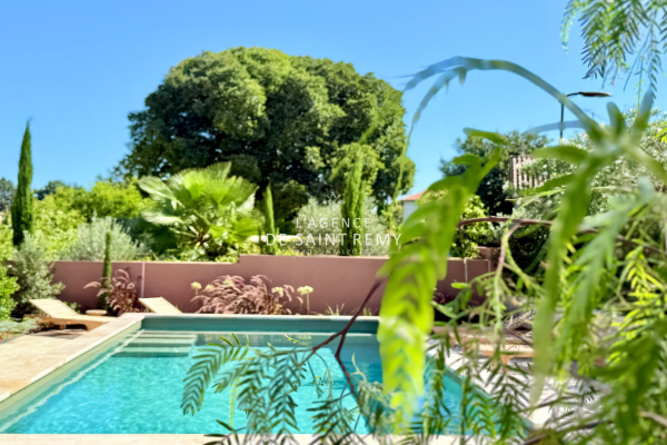 Maison de luxe à vendre à Saint-Rémy-de-Provence, 2 190 000 €, Photo 1