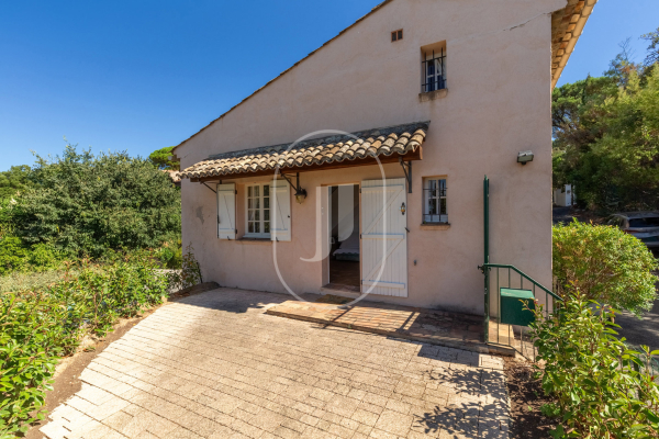 Appartement de luxe à vendre à Sainte-Maxime, 271 000 €, Photo 1