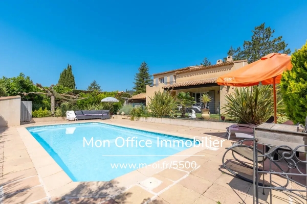 Maison de luxe à vendre à Saint-Zacharie, 665 000 €, Photo 1