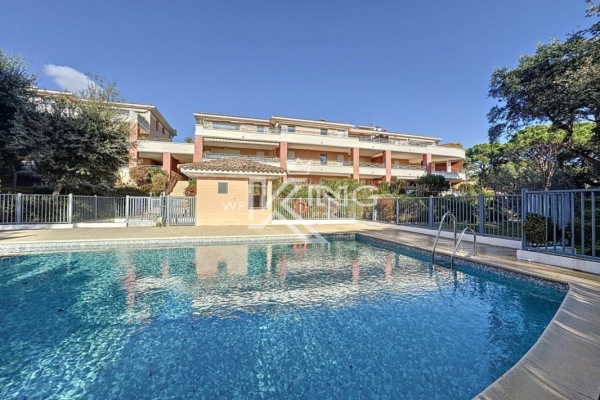 Appartement de luxe à vendre à Saint-Raphaël, 685 000 €, Photo 1