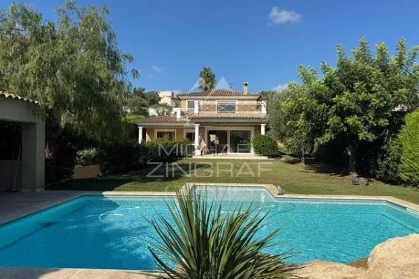 Maison de luxe à vendre à Antibes, 1 640 000 €, Photo 1