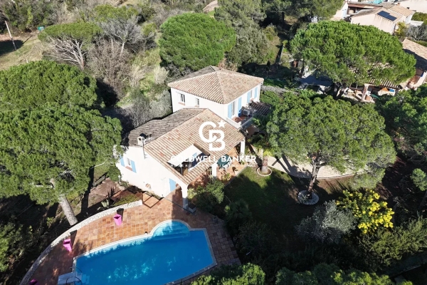 Maison de luxe à vendre à Fréjus, 695 000 €, Photo 1