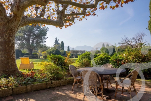 Luxury House for sale in Eygalières, 4 740 000 €, Photo 1