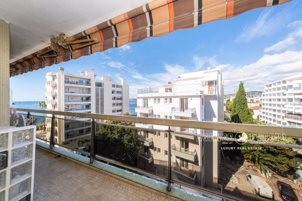 Luxury Apartment for sale in Juan-les-Pins, 695 000 €, Photo 2