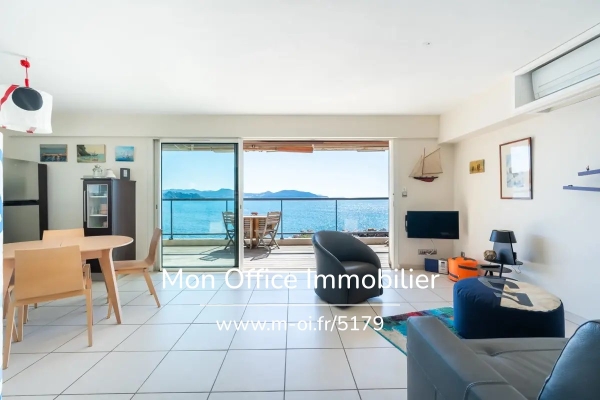 Appartement de luxe à vendre à La Ciotat, 588 000 €, Photo 2