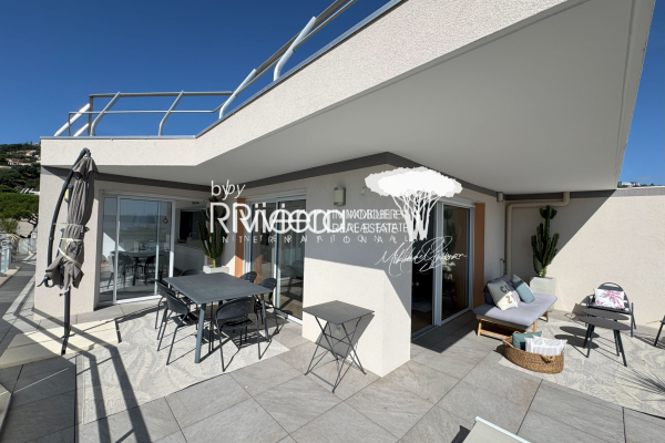 Appartement de luxe à vendre à Cavalaire-sur-Mer, 1 404 000 €, Photo 1