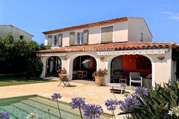 Maison de luxe à vendre à Les Issambres, 1 285 000 €, Photo 1
