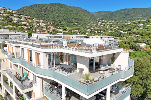 Luxury Apartment for sale in Cavalaire-sur-Mer, 1 404 000 €, Photo 3
