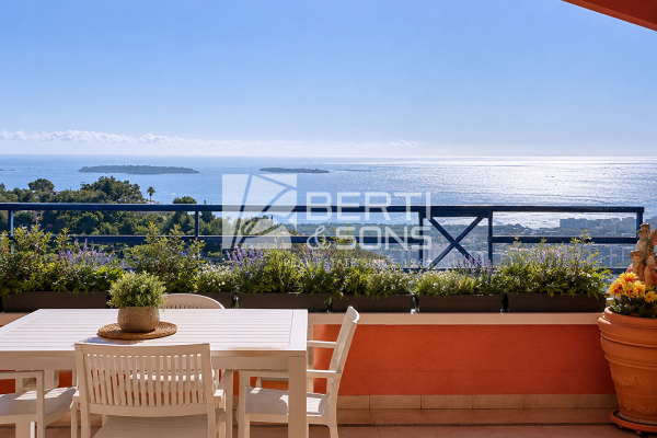 Luxury Apartment for sale in Mandelieu-la-Napoule, 549 000 €, Photo 1
