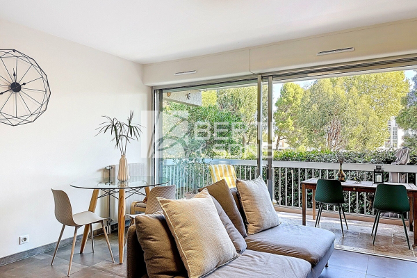 Luxury Apartment for sale in Mandelieu-la-Napoule, 299 000 €, Photo 2