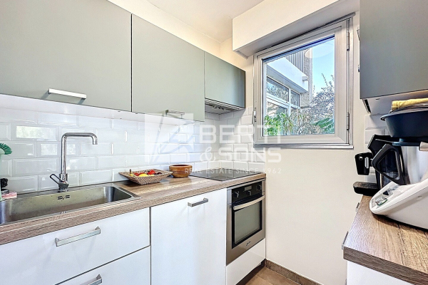 Luxury Apartment for sale in Mandelieu-la-Napoule, 299 000 €, Photo 5