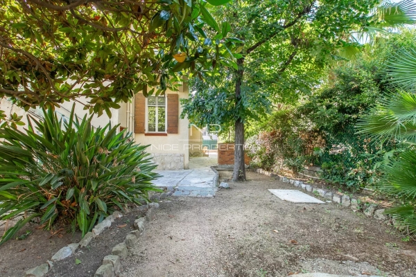 Maison de luxe à vendre à Villefranche-sur-Mer, 1 890 000 €, Photo 1