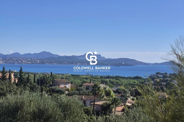 Maison de luxe à vendre à Saint-Aygulf, 1 490 000 €, Photo 1