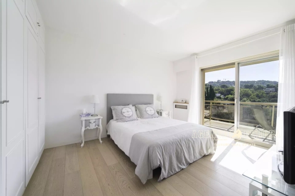 Luxury Apartment for sale in Le Cannet, 638 000 €, Photo 5