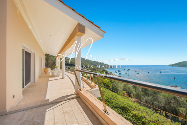 Maison de luxe à vendre à Hyères, 1 790 000 €, Photo 2