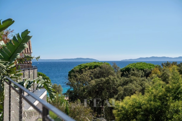 Luxury Apartment for sale in Le Lavandou, 1 768 000 €, Photo 1