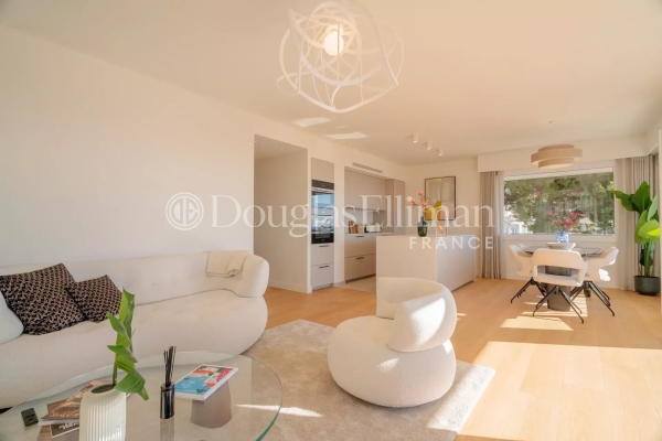 Luxury Apartment for sale in Villefranche-sur-Mer, 1 690 000 €, Photo 3