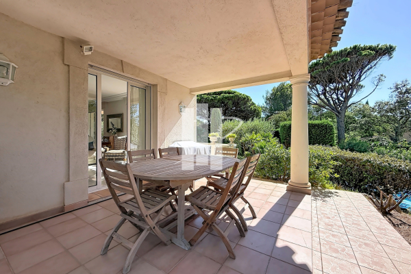 Maison de luxe à vendre à Saint-Raphaël, 978 000 €, Photo 2