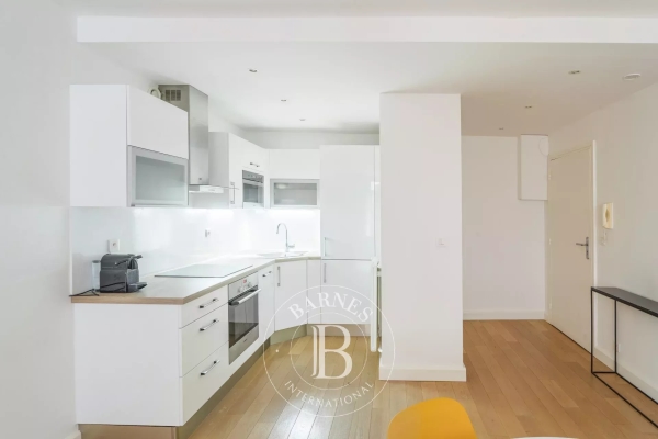 Luxury Apartment for sale in Paris 3Ème, 735 000 €, Photo 2