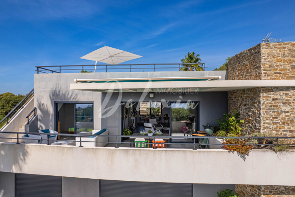 Luxury Apartment for sale in Saint-Raphaël, 1 390 000 €, Photo 3
