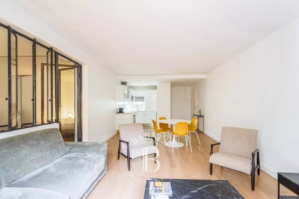 Luxury Apartment for sale in Paris 3Ème, 735 000 €, Photo 3