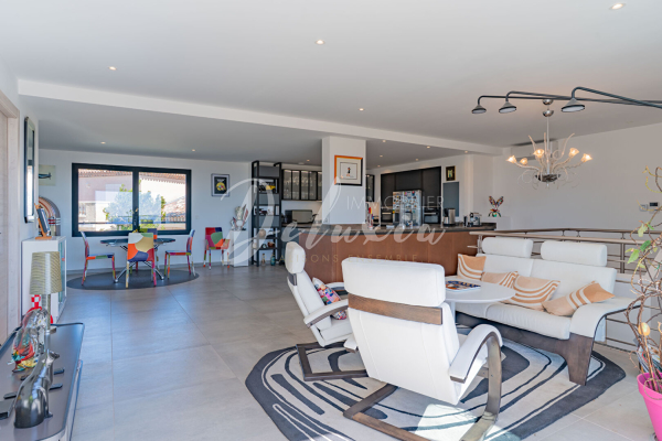 Luxury Apartment for sale in Saint-Raphaël, 1 390 000 €, Photo 5