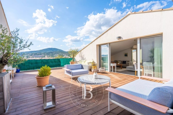 Luxury Apartment for sale in Sainte-Maxime, 1 490 000 €, Photo 1