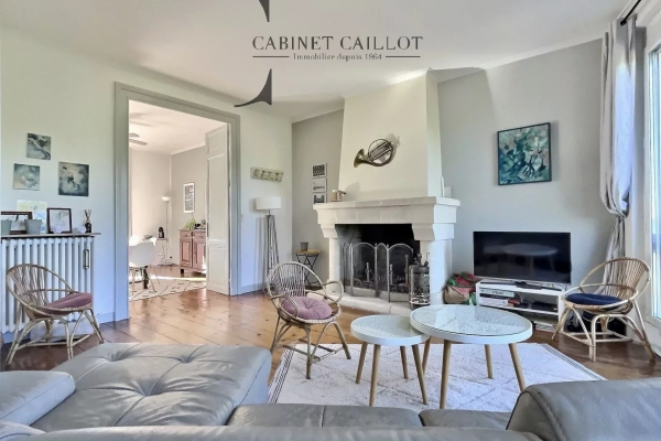 Maison de luxe à vendre à Saintes, 450 000 €, Photo 2