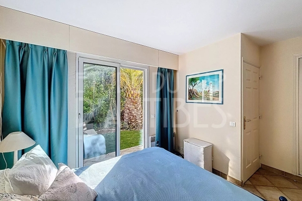 Luxury Apartment for sale in Antibes, 870 000 €, Photo 2