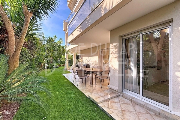 Luxury Apartment for sale in Antibes, 870 000 €, Photo 3