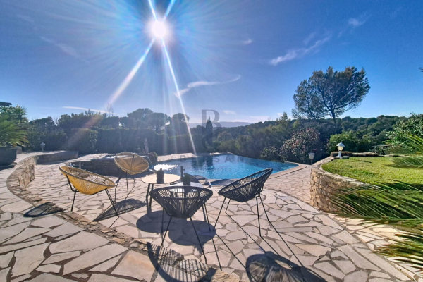 Maison de luxe à vendre à Saint-Raphaël, 1 145 000 €, Photo 2