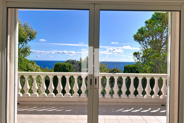 Maison de luxe à vendre à Saint-Raphaël, 799 000 €, Photo 3